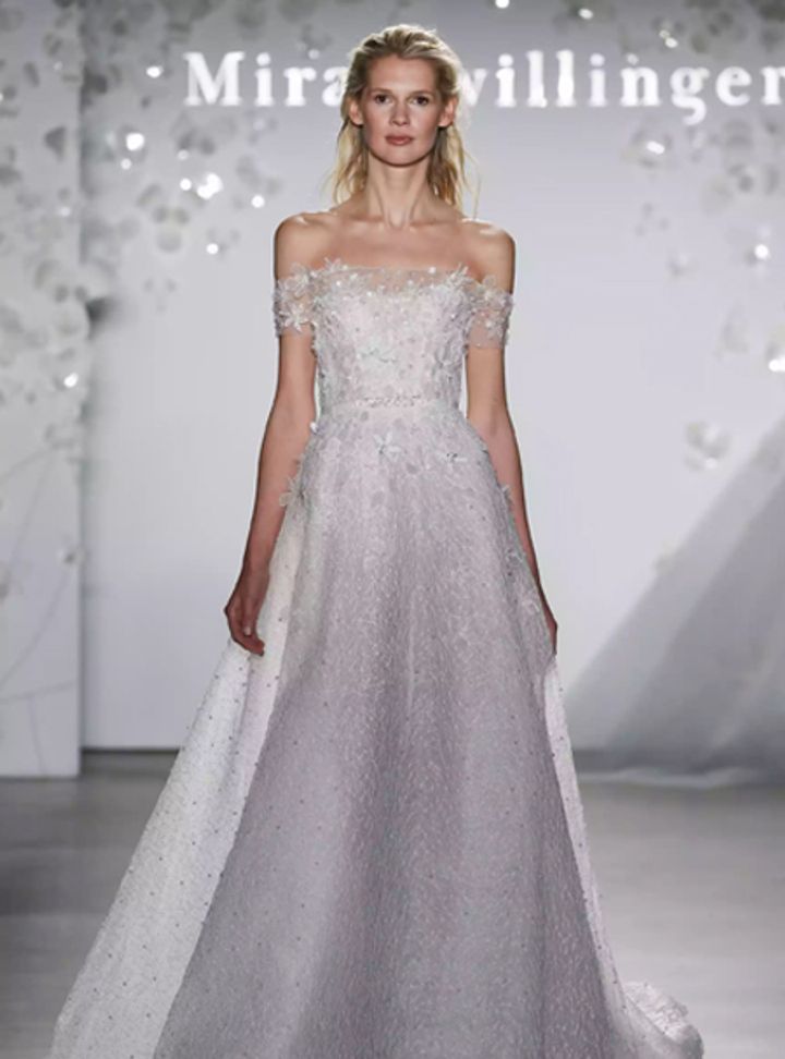 Mira Zwillinger Düşük Omuzlu Gelinlik
