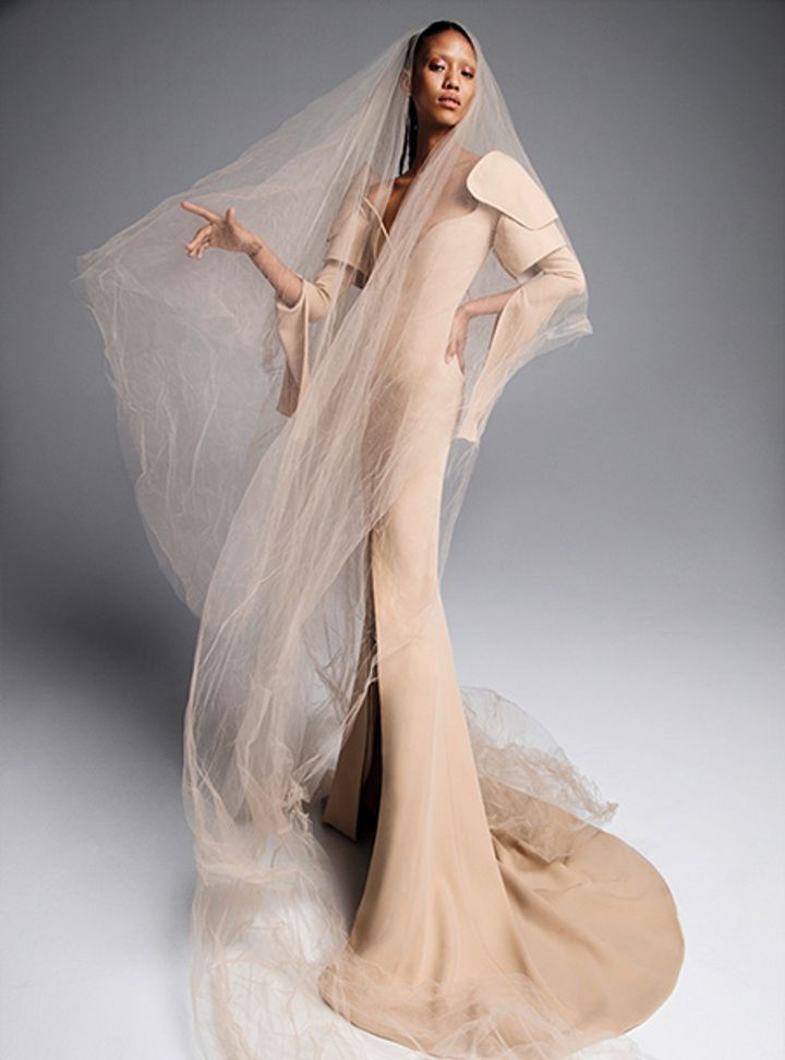 Vera Wang Omuz Detaylı Gelinlik