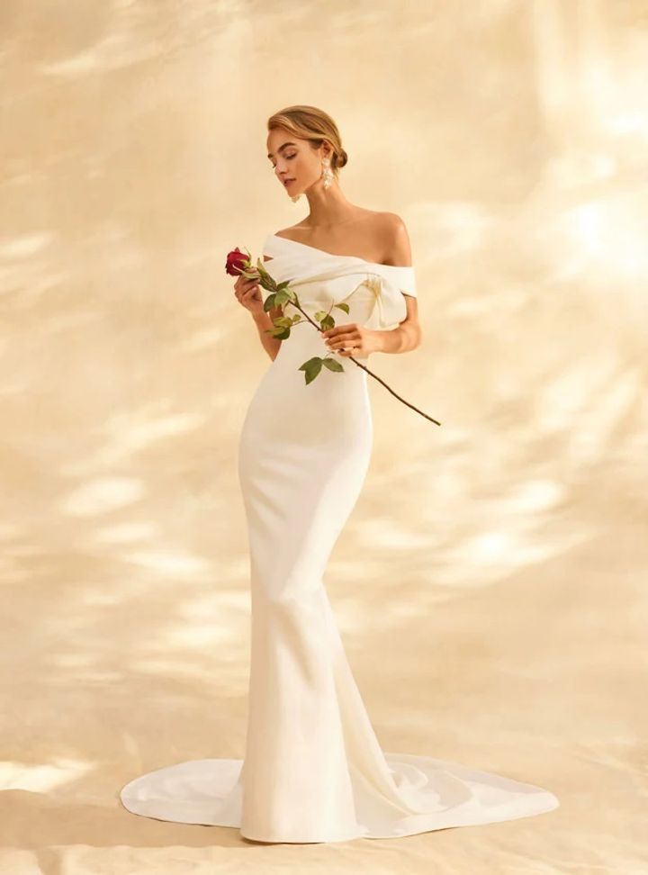 2025 Oscar de la Renta Düşük Omuz Balık Kesim Gelinlik