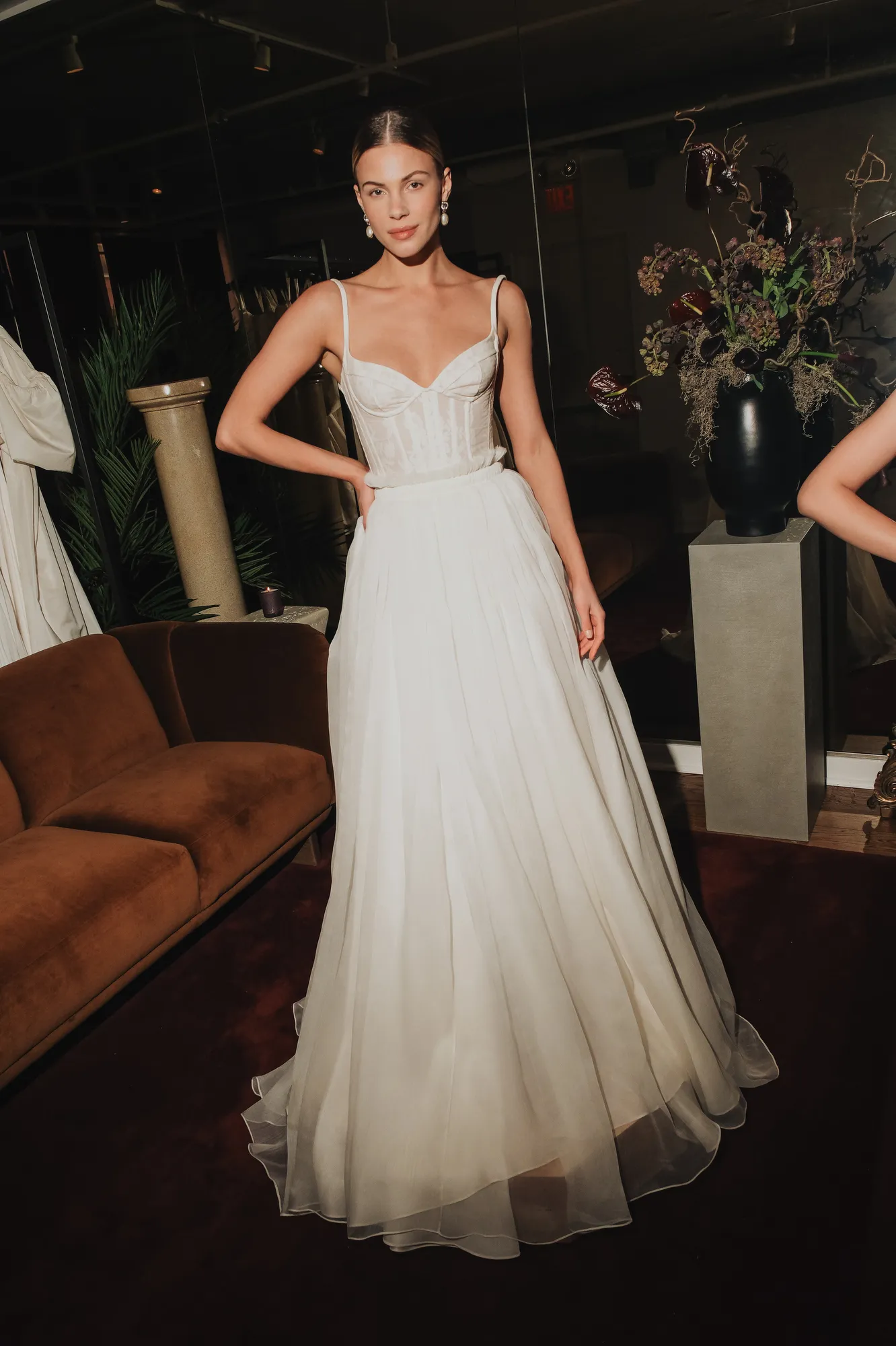 2026 Sept -1-26 Prenses Kesim V Yaka Göğüs Dekolteli Gelinlik