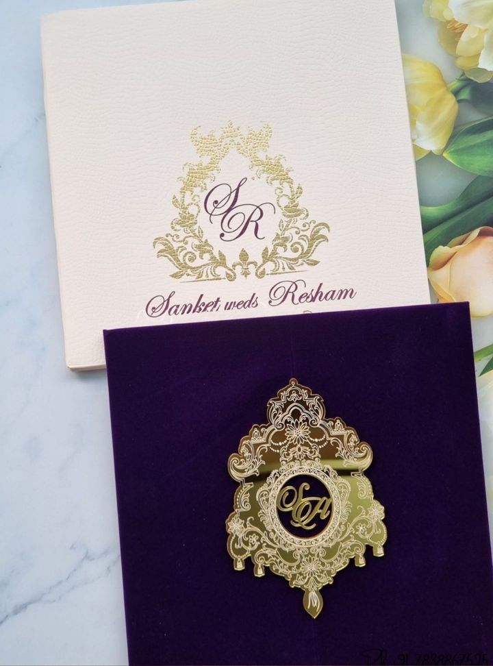 DVT-127-26 Altın Varaklı Kadife Davetiye