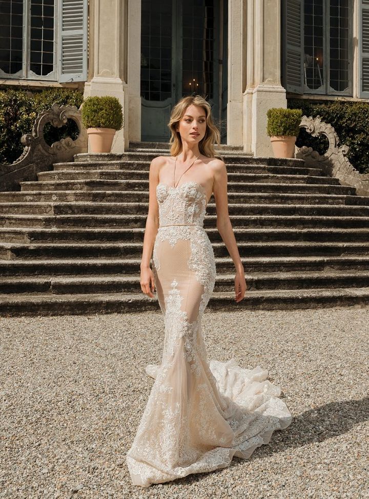 Berta Boyundan Bağlı Gelinlik