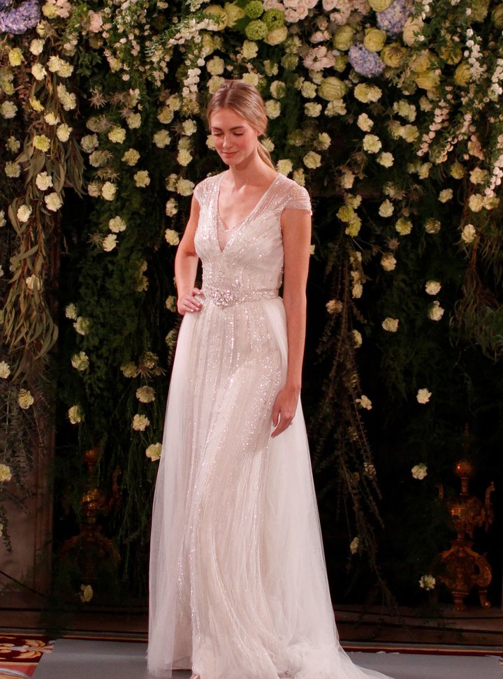 Jenny Packham Kuyruklu Gelinlik Modeli