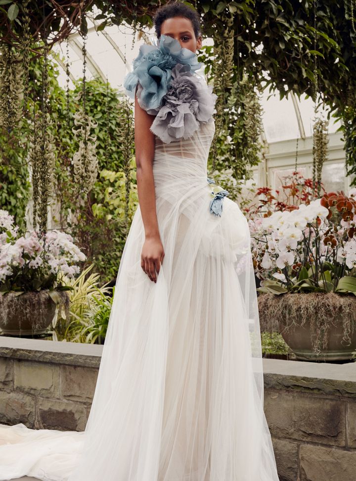 Vera Wang Omuz Detaylı Gelinlik