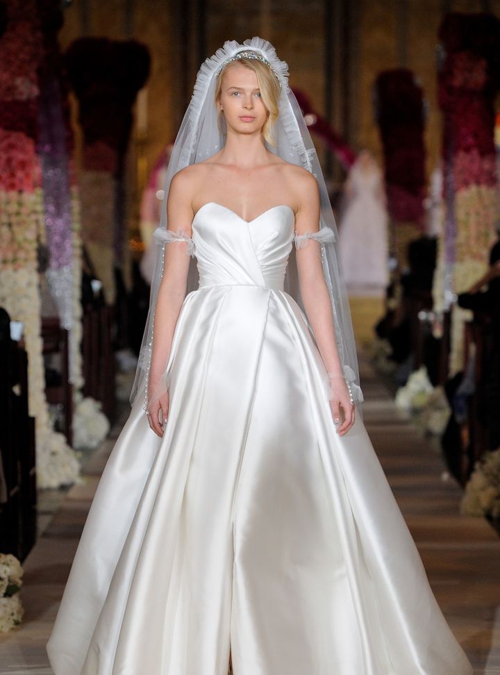 Reem Acra Straplez Kabarık Gelinlik