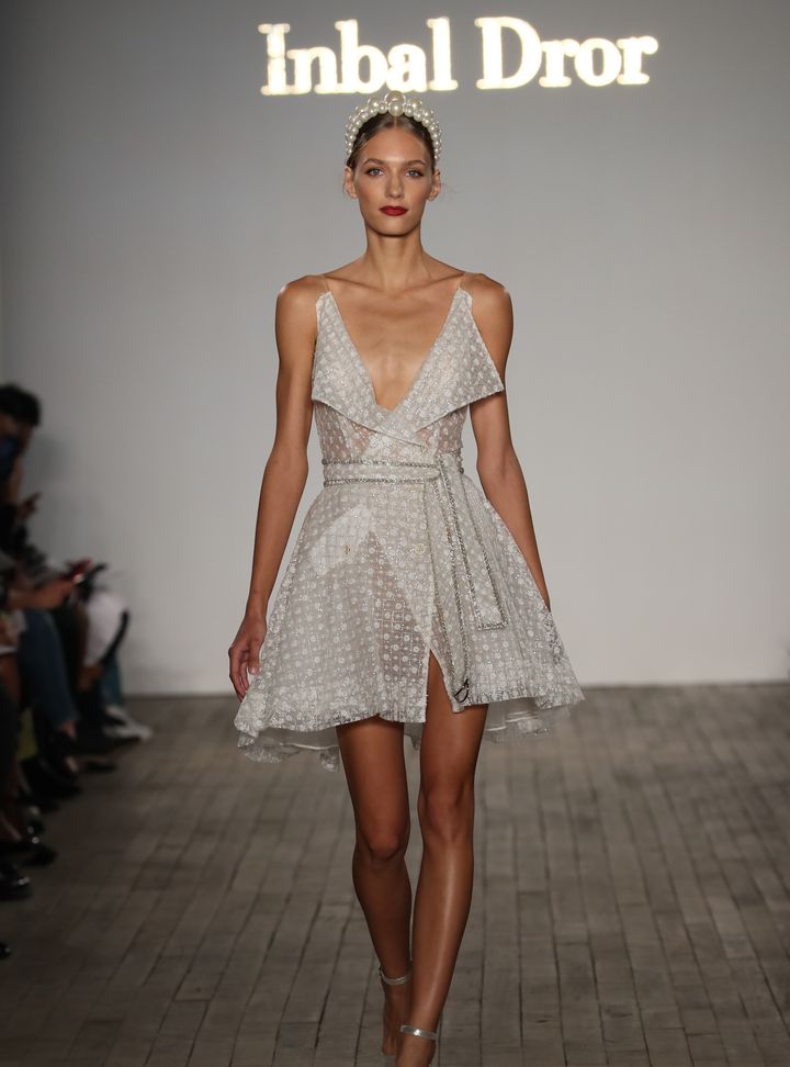 Inbal Dror Kısa Gelinlik Modeli