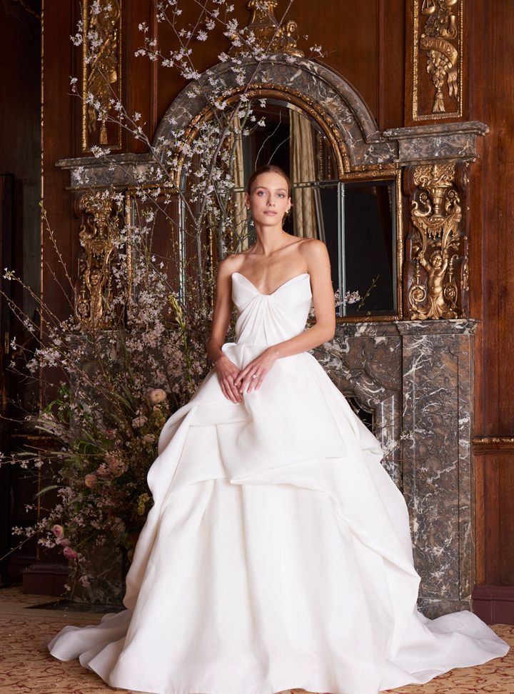 Monique Lhuillier  Katlı Etekli Prenses Kesim Gelinlik