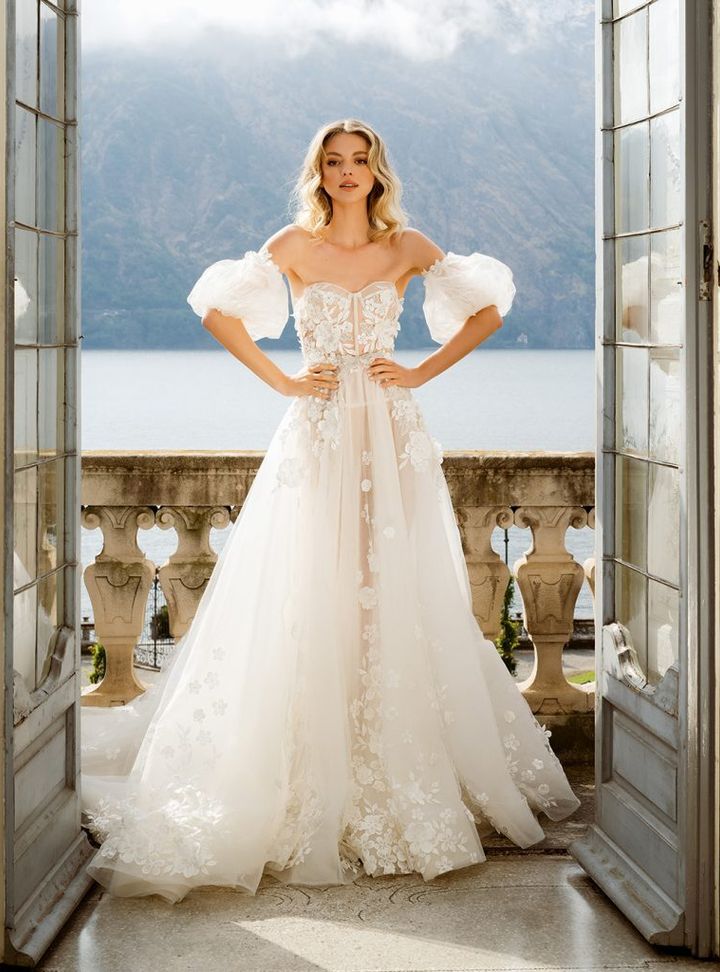 Berta Straplez Yaka Gelinlik