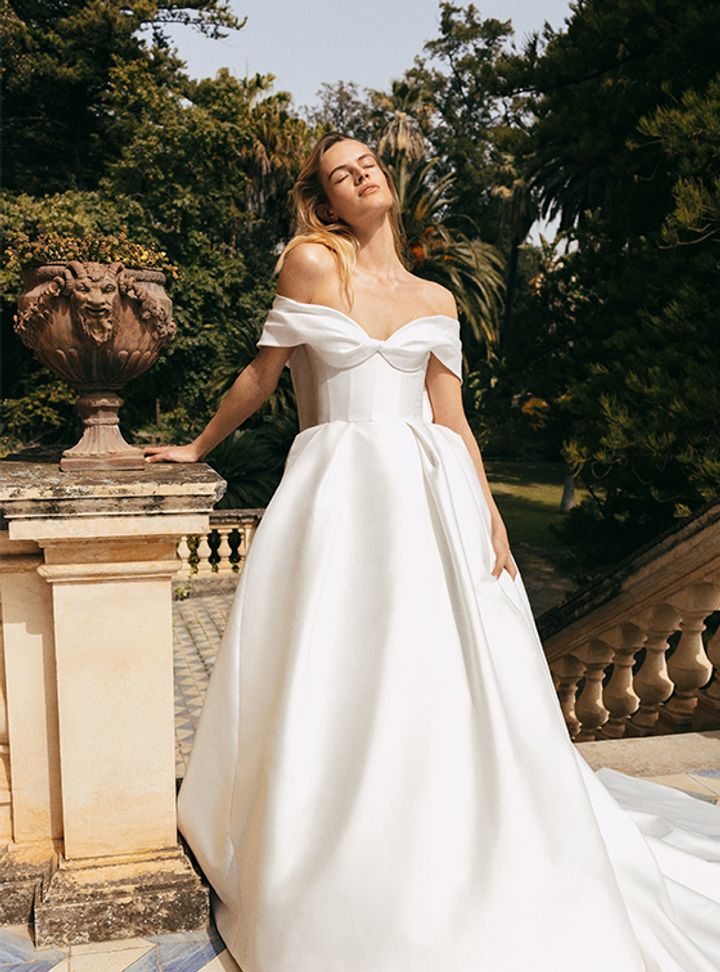 Monique Lhuillier Düşük Omuz Gelinlik