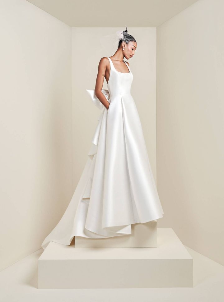 2025 Viktor & Rolf U Yaka Asimetrik Gelinlik