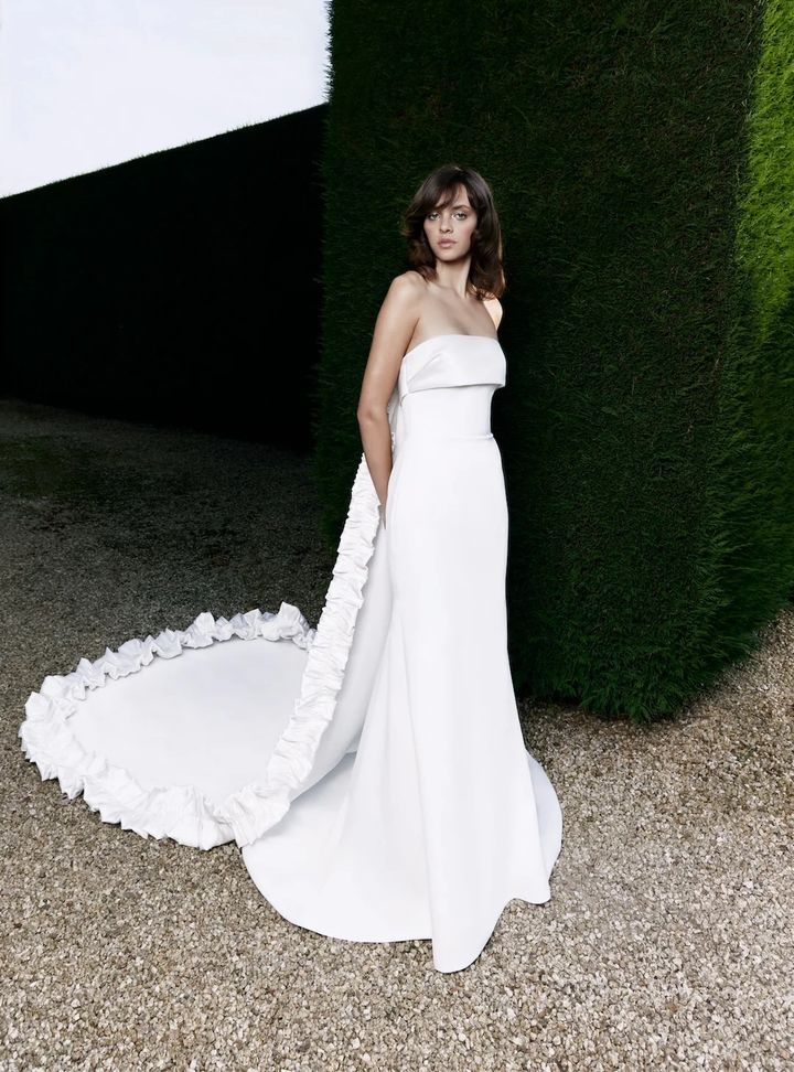 2025 Viktor & Rolf Straplez Yaka Pelerinli Gelinlik