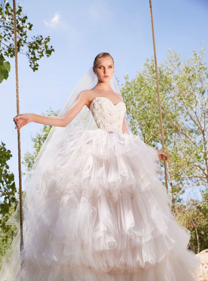 Elie Saab Fırfırlı Gelinlik