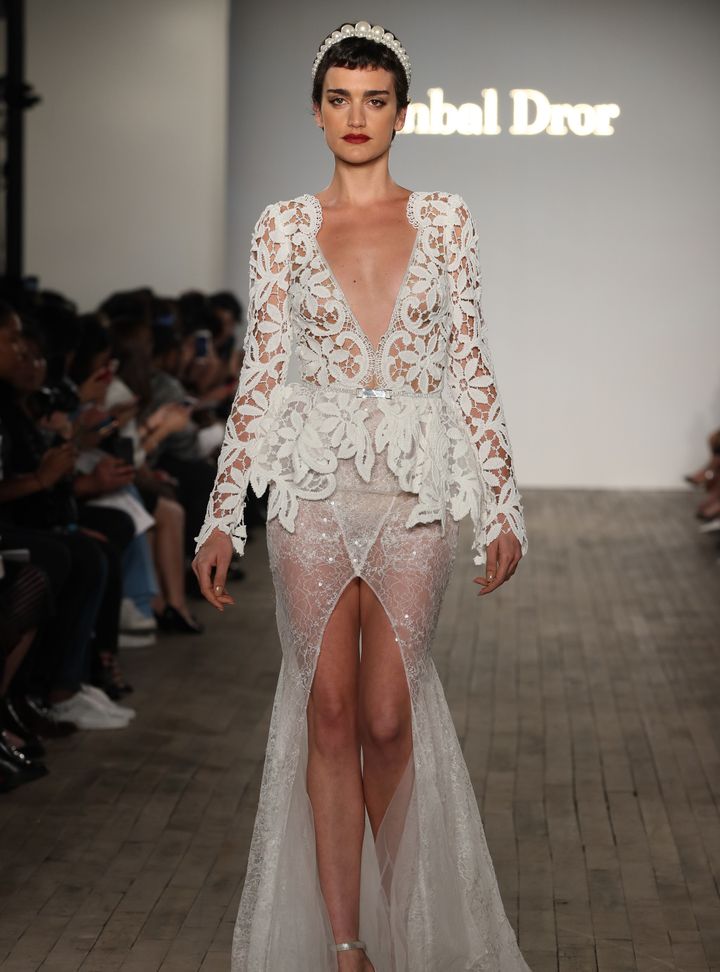 Inbal Dror Güpürlü Gelinlik Modeli