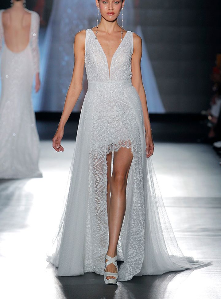 Rosa Clara Derin V Yakalı Gelinlik