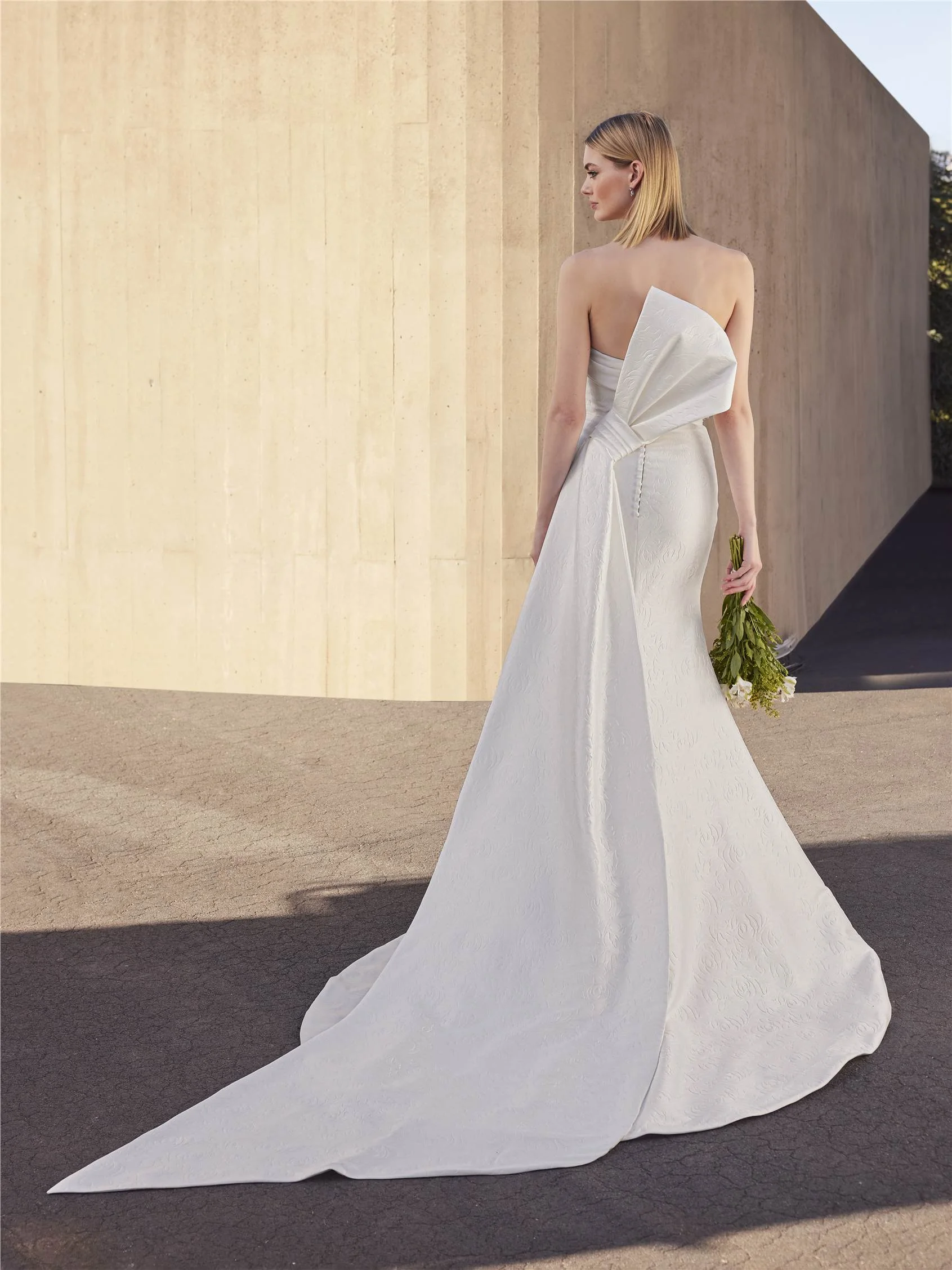 2026 Pronovias -10-26