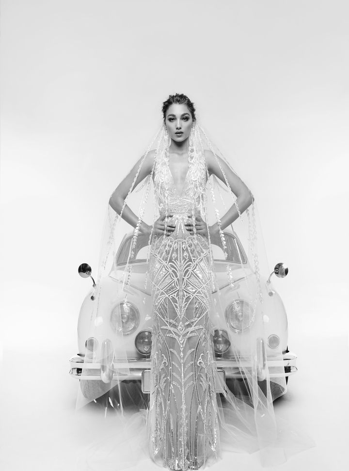 Zuhair Murad Düz Kesim Gelinlik V Yaka Modern Düz Kesim Gelinlik