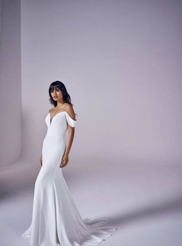 Suzanne Neville Balık Gelinlik