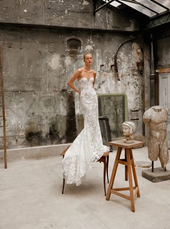 2025 Dana Harel -7-25 Balık Kesim Straplez Gelinlik