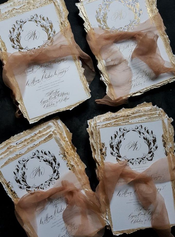 Vintage Monogram Detaylı Davetiye Altın Varaklı Düğün Davetiye