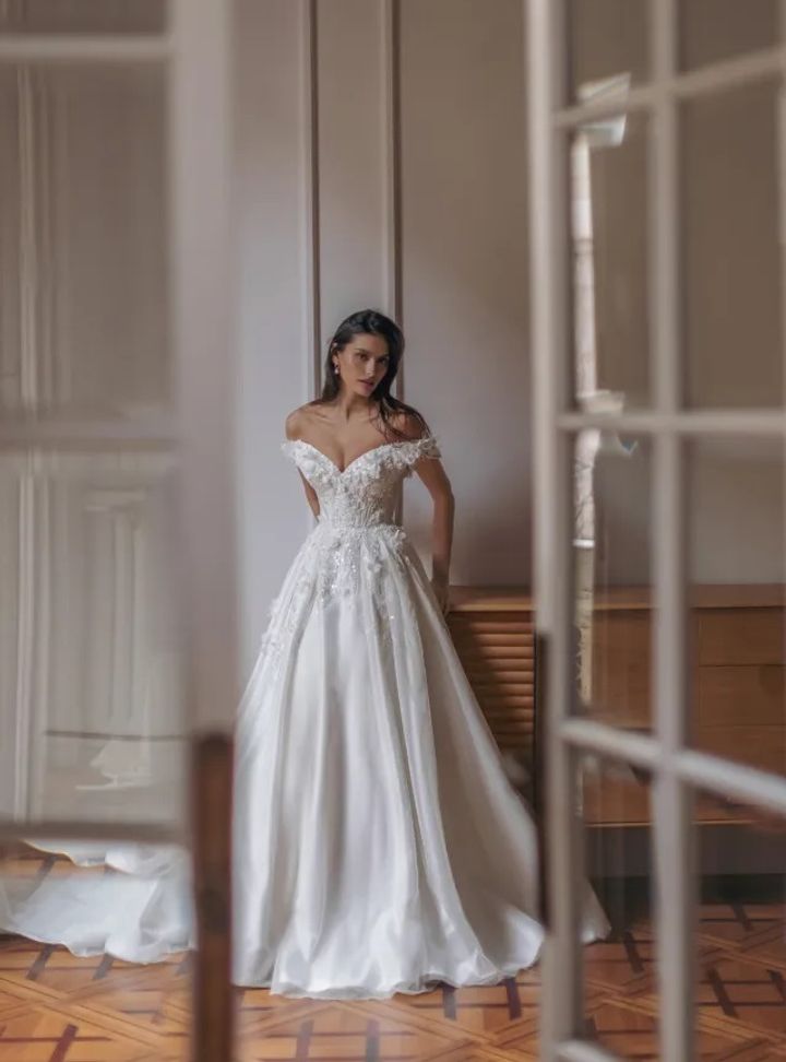 2025 Wona Concept -19-25 A Kesim Düşük Omuz Gelinlik