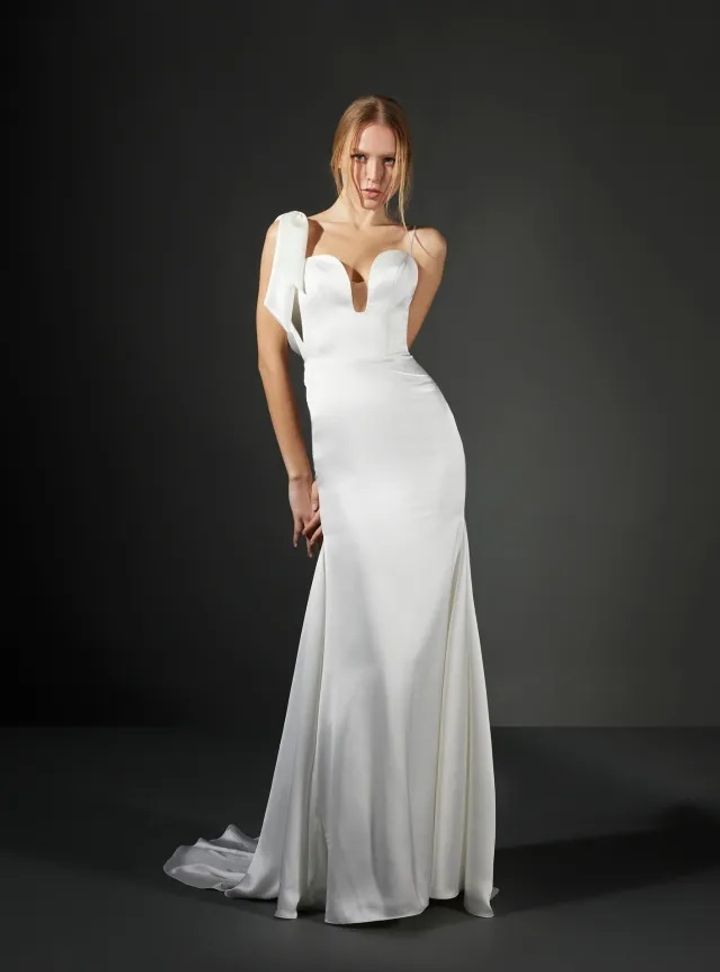 2025 Vera Wang Tek Omuz Balık Gelinlik