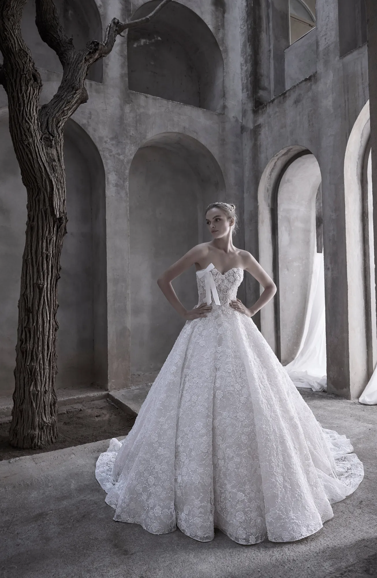 2026 Mori Lee -13-26 Prenses Kesim Straplez Göğüs Dekolteli Gelinlik