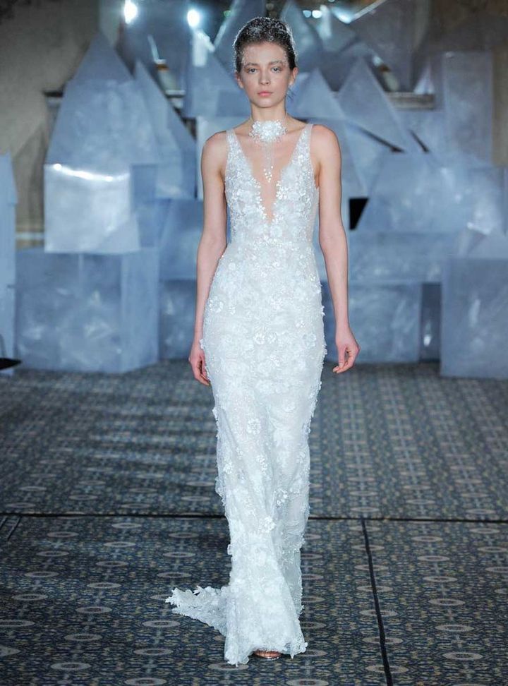 Mira Zwillinger Derin V Yakalı Gelinlik