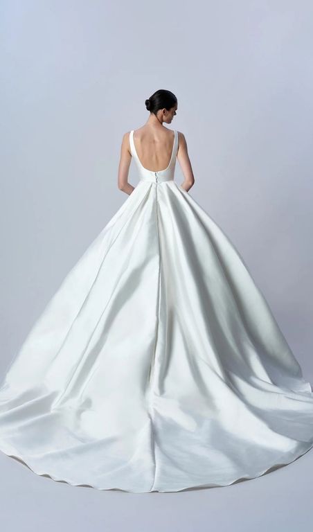 2026 Elie Saab-17-26 A Kesim Sırt Dekolteli Modern Gelinlik 2