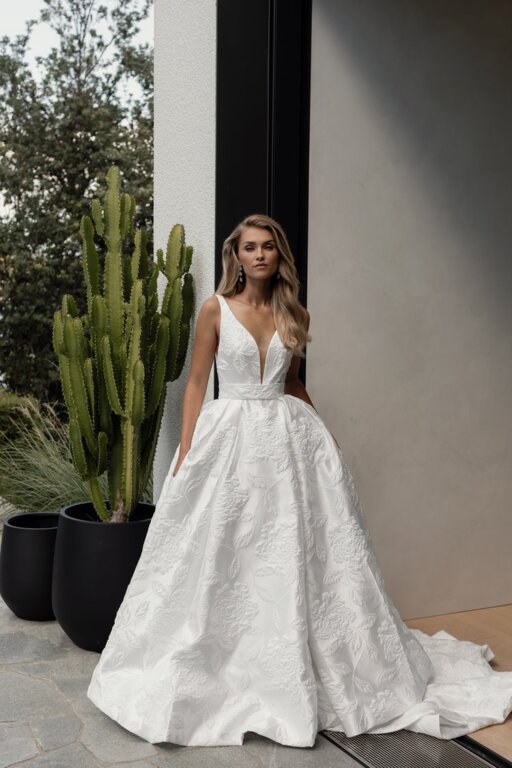 2025 La Premiere Bridal V Yaka Gelinlik - 1