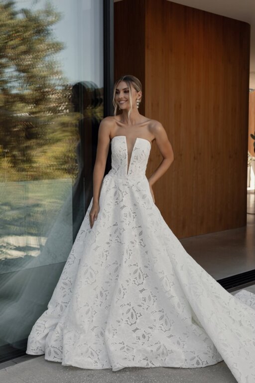 2025 La Premiere Bridal Dantel V Yaka Gelinlik - 2