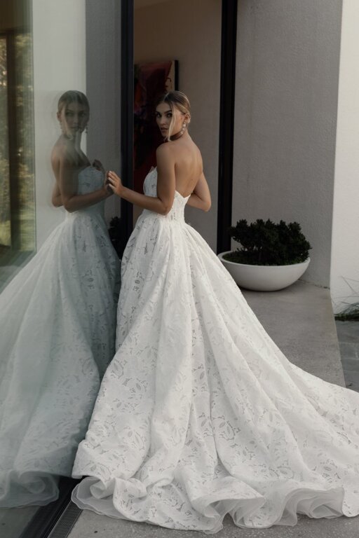 2025 La Premiere Bridal Dantel V Yaka Gelinlik - 3