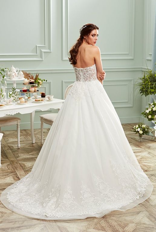 Straplez Korse Detaylı Dantelli Gelinlik 2