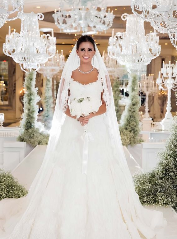 Buse Terim Gelinlik Modeli 2