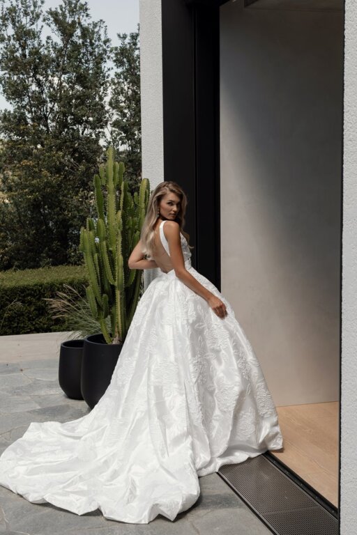 2025 La Premiere Bridal V Yaka Gelinlik - 3