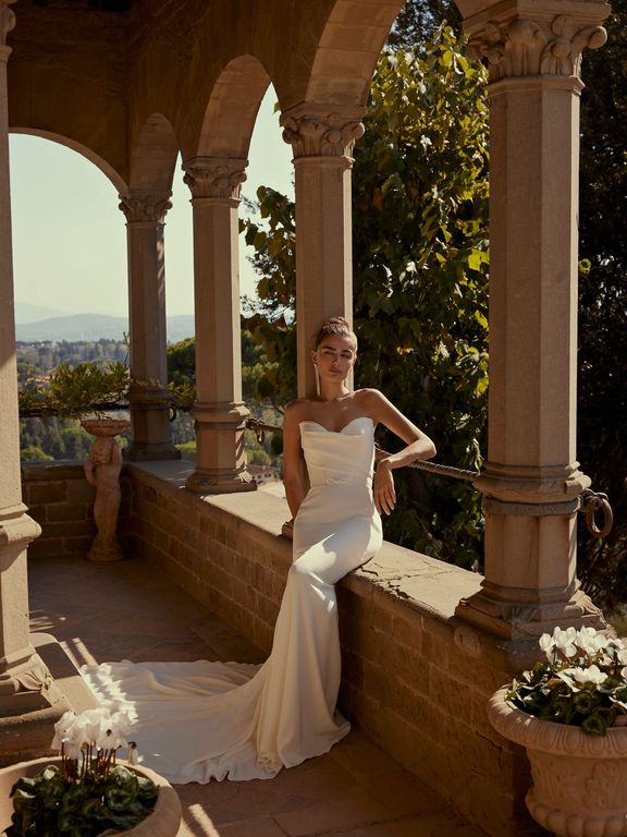 2026 Modeca Gelinlik 103-26 Balık Kesim Tarlatansız Sırt Dekolteli Gelinlik 2