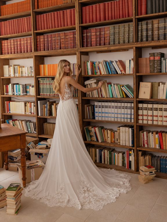 2026 Modeca Gelinlik 218-26 Bohem V Yaka Düz Kesim Gelinlik 4