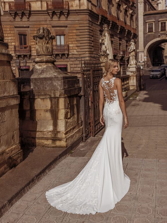 2026 Modeca Gelinlik 277-26 Balık Kesim Sırt Dekolteli V Yaka Gelinlik 2