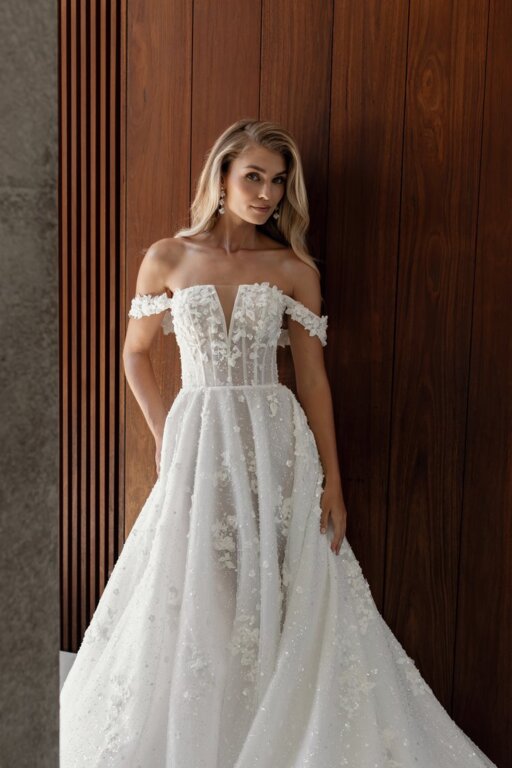 2025 La Premiere Bridal Çiçekli V Yaka Gelinlik - 2