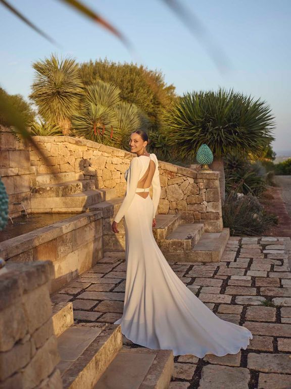 Modeca Gelinlik 21-26 Balık Kesim Tarlatansız Sırt Dekolteli Gelinlik 2