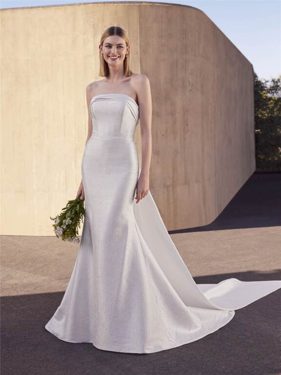 2026 Pronovias -10-26 - 1