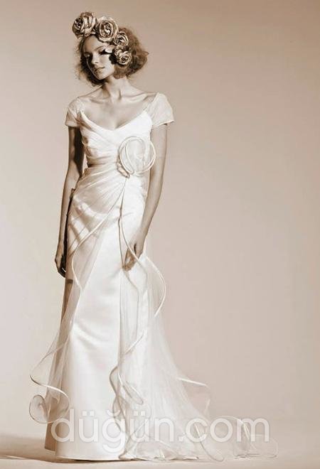 Yuvarlak Yaka Gelinlik