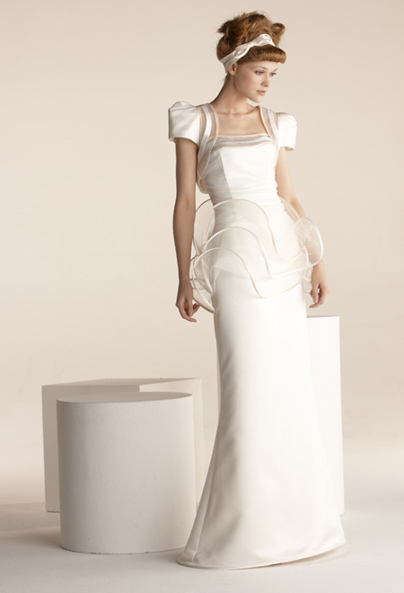 Fütüristik Gelinlik Modeli