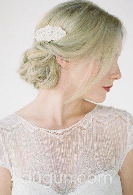 Yandan Ayrılımış Gelin Saçı