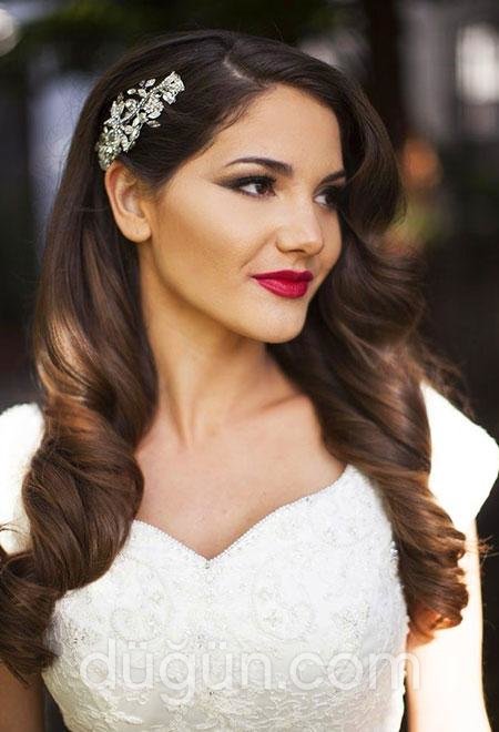 Bukleli Gelin Saçı Modeli