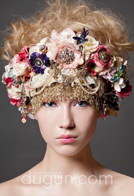 Taşlı Çiçekli Gelin Saçı Modeli