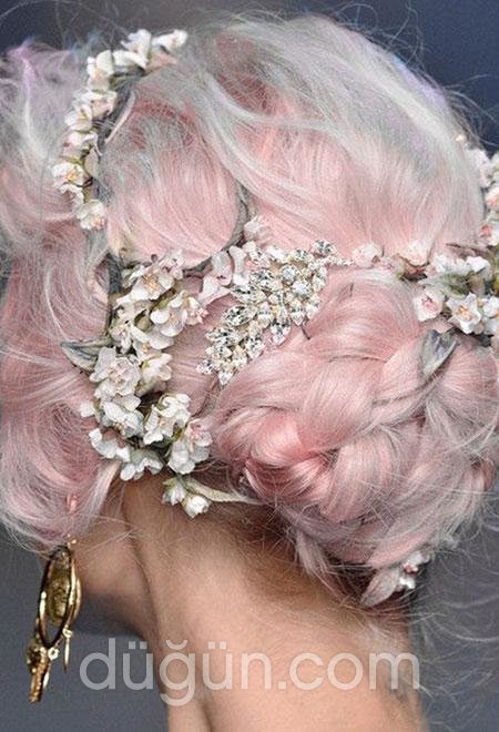 Pembe Gelin Saçı Modeli