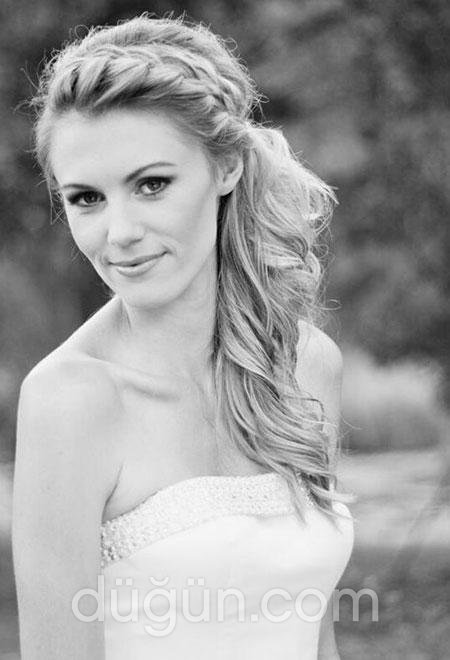 Yandan Örgülü Gelin Saçı Modeli