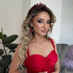 Seher Güneş Hair & Make Up Artist2