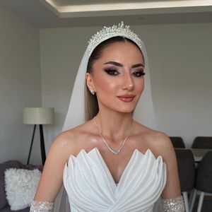 Seher Güneş Hair & Make Up Artist1