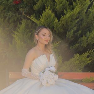 Seher Güneş Hair & Make Up Artist4